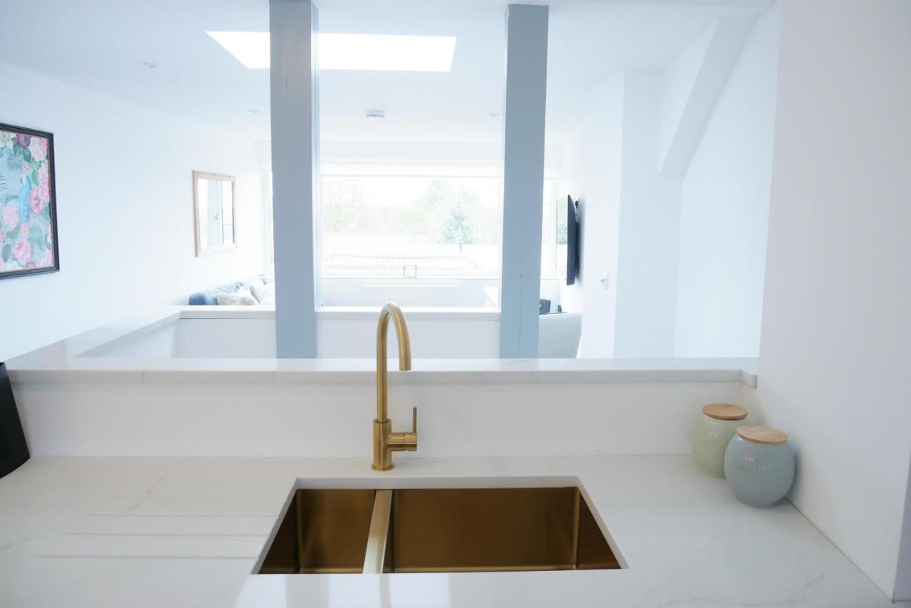 Sunset View, 2 Bedrooms In The Heart Of Holt With Parking Ngoại thất bức ảnh