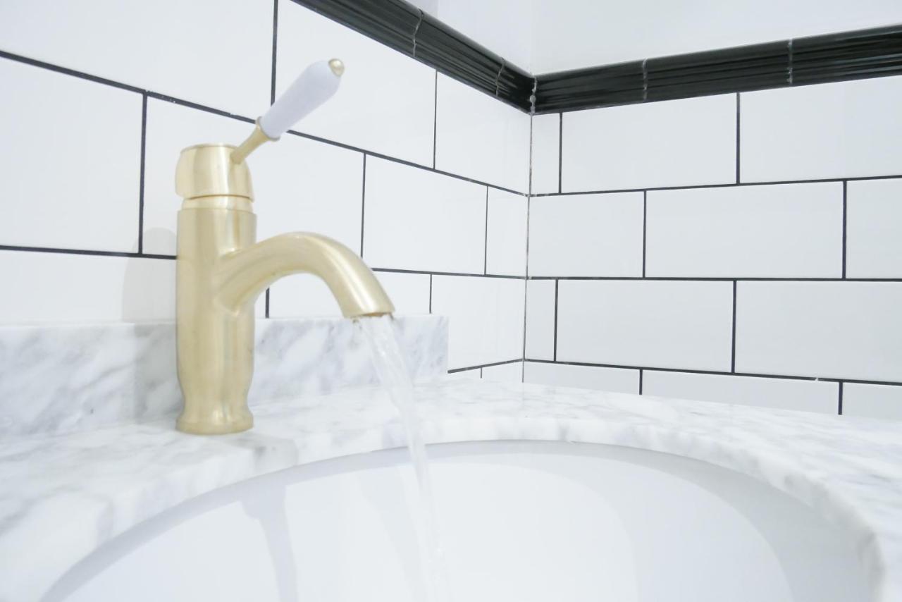Sunset View, 2 Bedrooms In The Heart Of Holt With Parking Ngoại thất bức ảnh